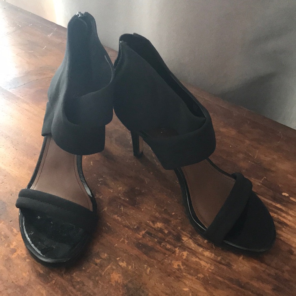 Donald J. Pliner Black Microfiber Heels